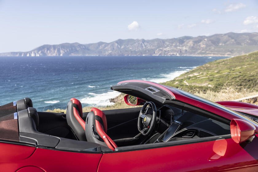 Ferrari Roma Spider - RIPRODUZIONE RISERVATA