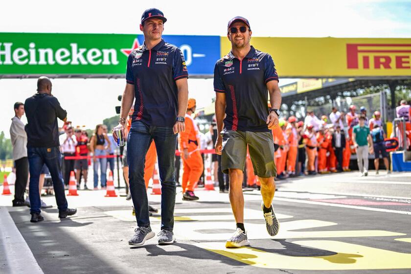 I piloti della Red bull Verstappen e Perez © ANSA/AFP