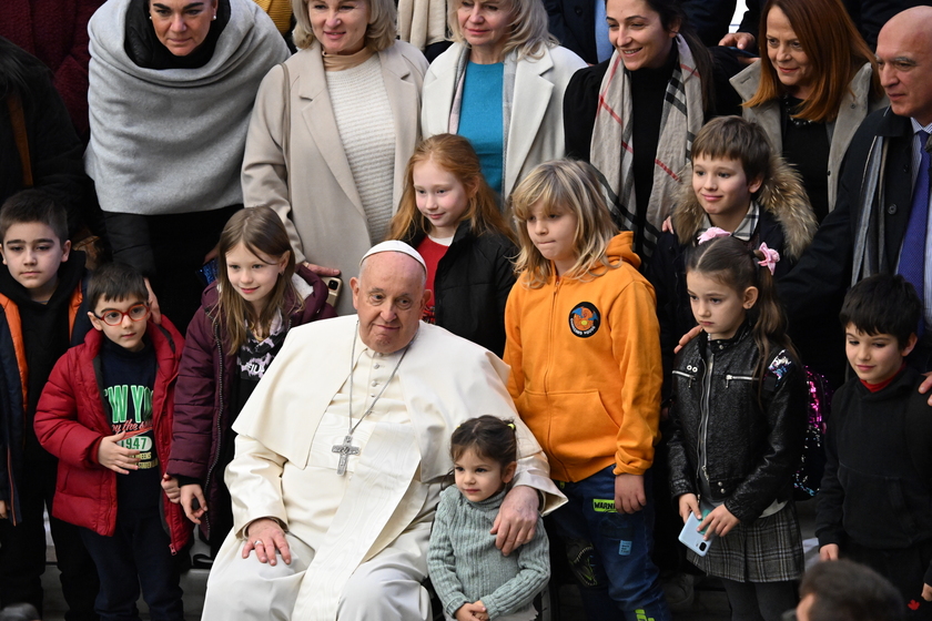 Il Papa, combattere la corruzione e gli abusi di potere - RIPRODUZIONE RISERVATA