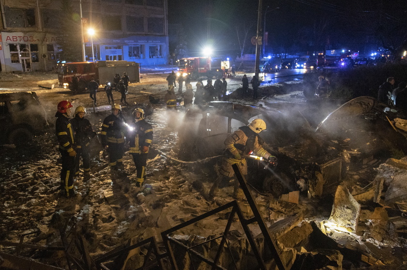 At least 10 people injured in overnight Russian rocket attack on a hotel in Kharkiv - RIPRODUZIONE RISERVATA