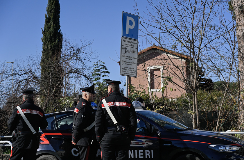 A 14 ANNI UCCISO IN PARCHEGGIO METRO ALLE PORTE DI ROMA - RIPRODUZIONE RISERVATA