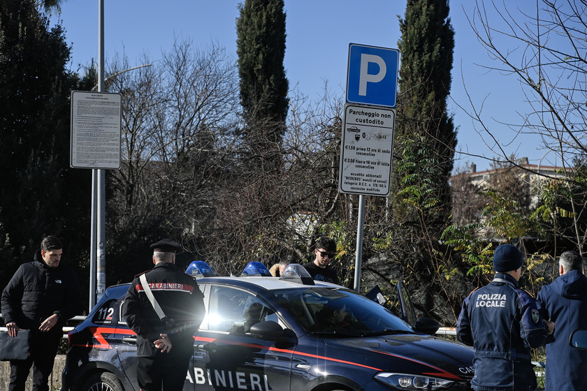 A 14 ANNI UCCISO IN PARCHEGGIO METRO ALLE PORTE DI ROMA - RIPRODUZIONE RISERVATA