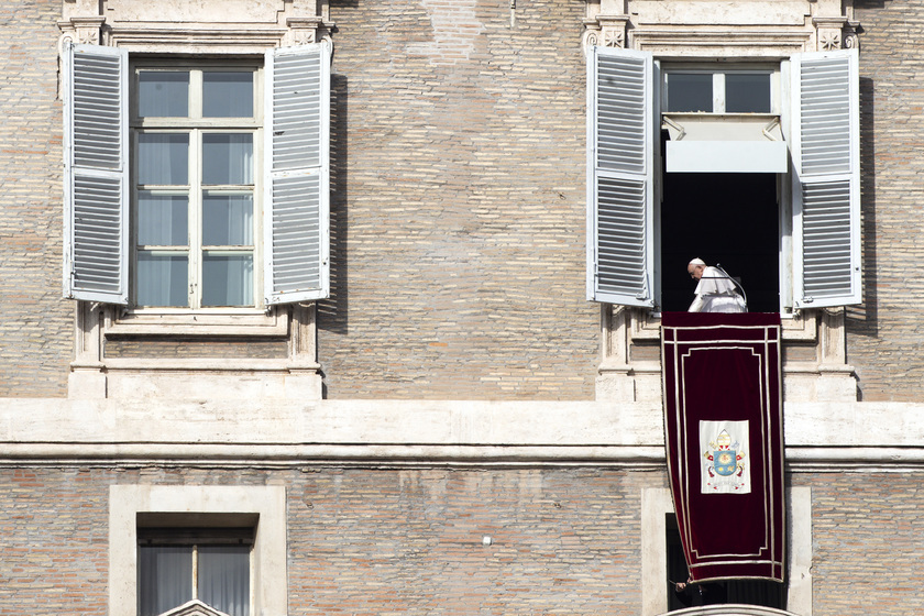 Il Papa, la guerra è un crimine contro l 'umanità - RIPRODUZIONE RISERVATA