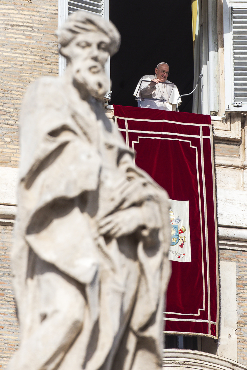 Il Papa, la guerra è un crimine contro l 'umanità - RIPRODUZIONE RISERVATA