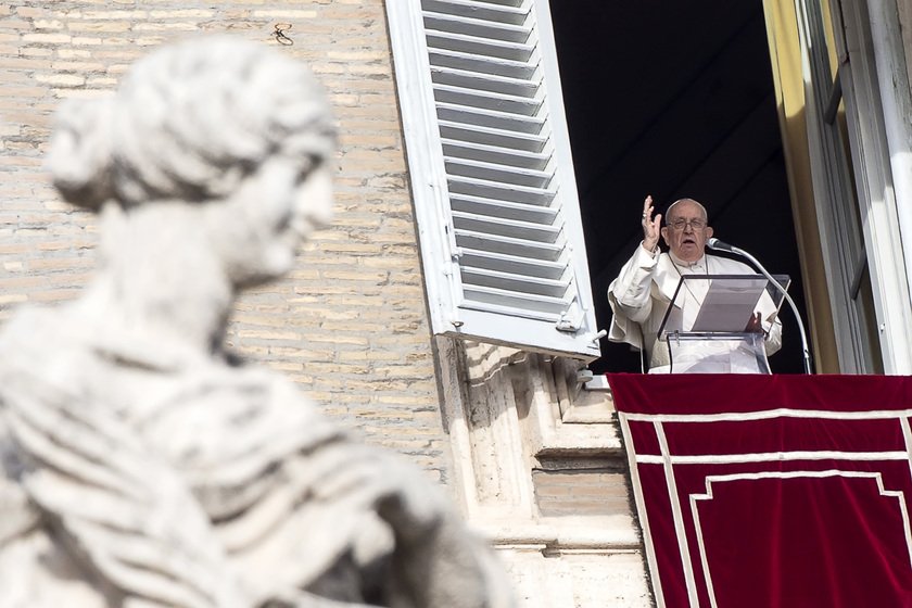 Il Papa, la guerra è un crimine contro l 'umanità - RIPRODUZIONE RISERVATA