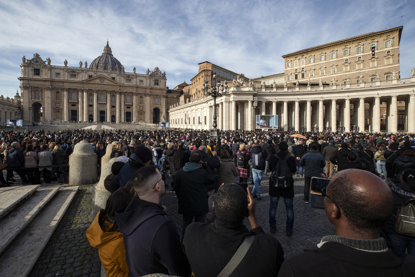 Il Papa, la guerra è un crimine contro l 'umanità - RIPRODUZIONE RISERVATA