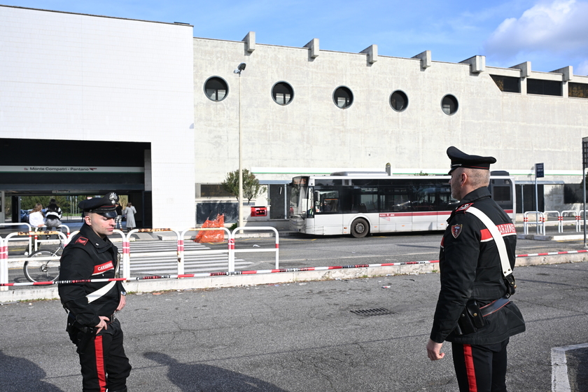 14enne ucciso: il patrigno, è morto tra le mie braccia - RIPRODUZIONE RISERVATA