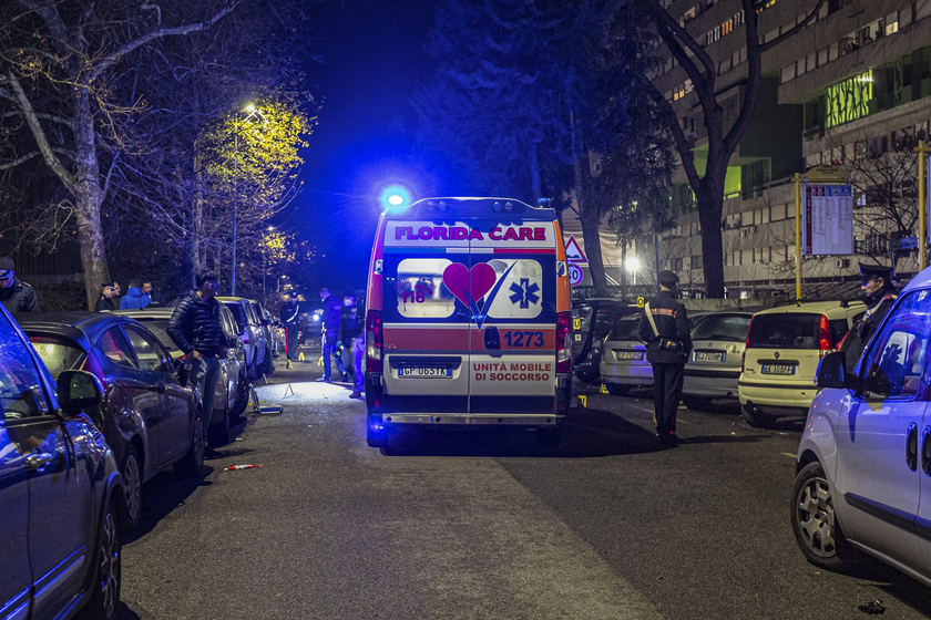 Spari in strada a Roma, morto un 33enne - RIPRODUZIONE RISERVATA