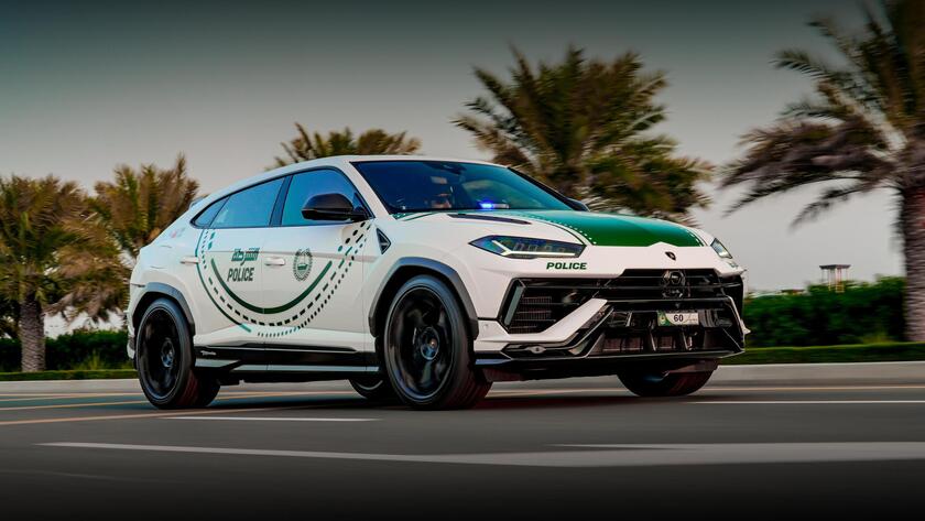 Urus Performante Polizia Dubai - RIPRODUZIONE RISERVATA