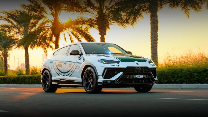 Urus Performante Polizia Dubai - RIPRODUZIONE RISERVATA