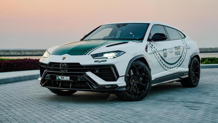 Urus Performante Polizia Dubai - RIPRODUZIONE RISERVATA