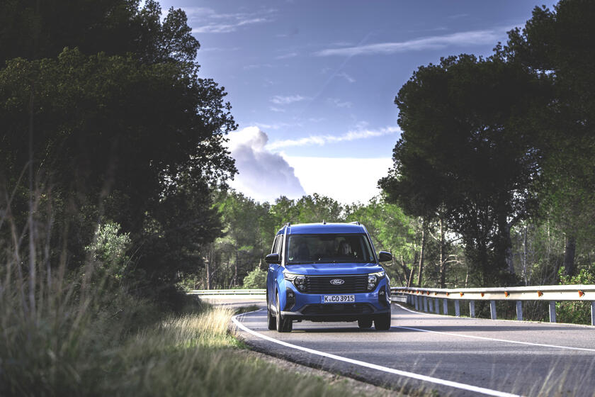 Nuovo Ford Tourneo Courier ha l 'avventura nel DNA © ANSA/Web