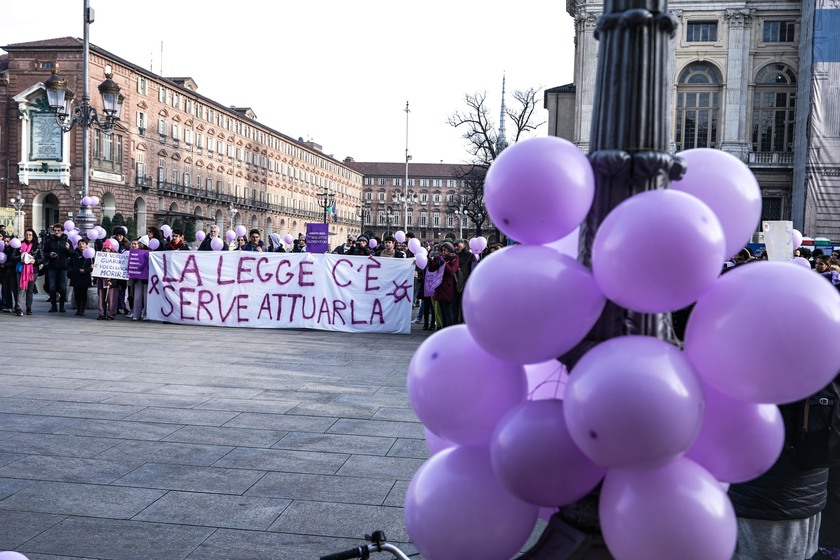 A Torino manifestazione sulla legge dei disturbi allimentari - RIPRODUZIONE RISERVATA