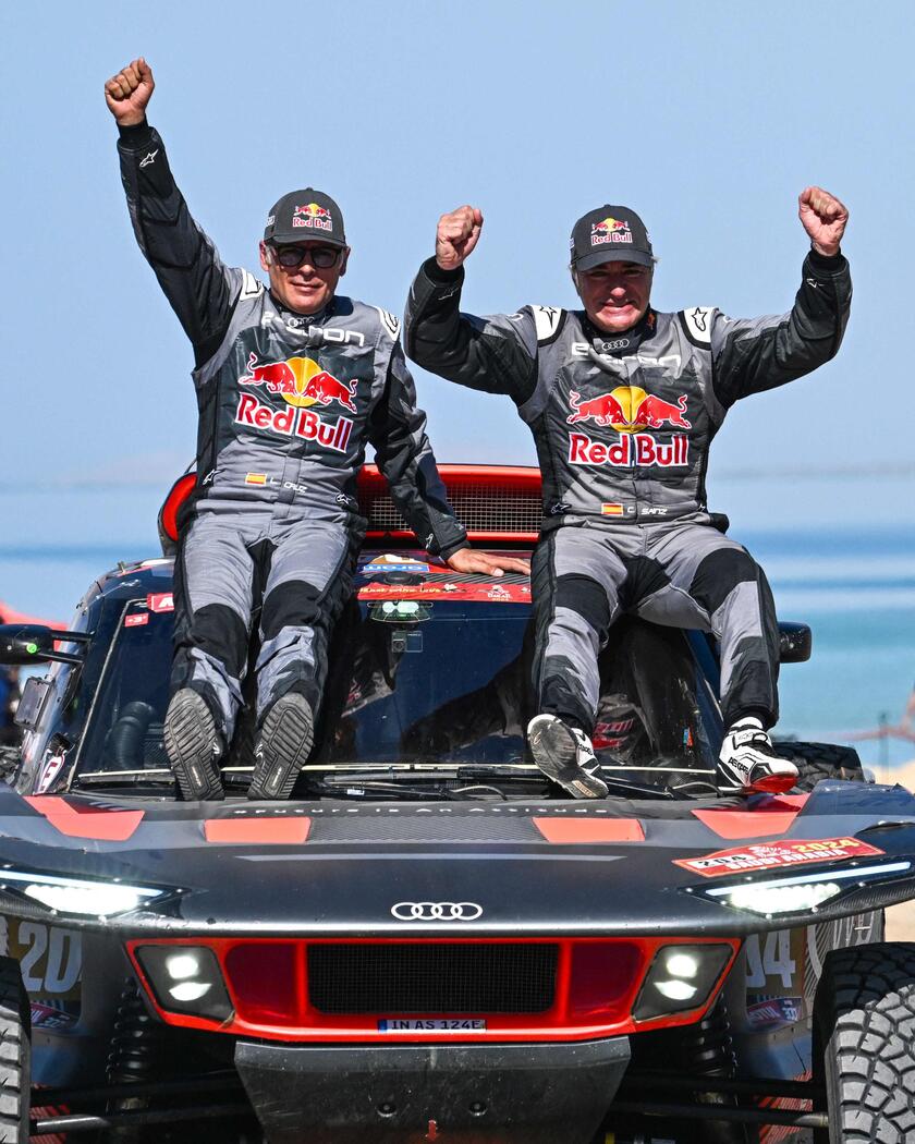 Dakar: auto, lo spagnolo Carlos Sainz vince per la quarta volta © ANSA/AFP