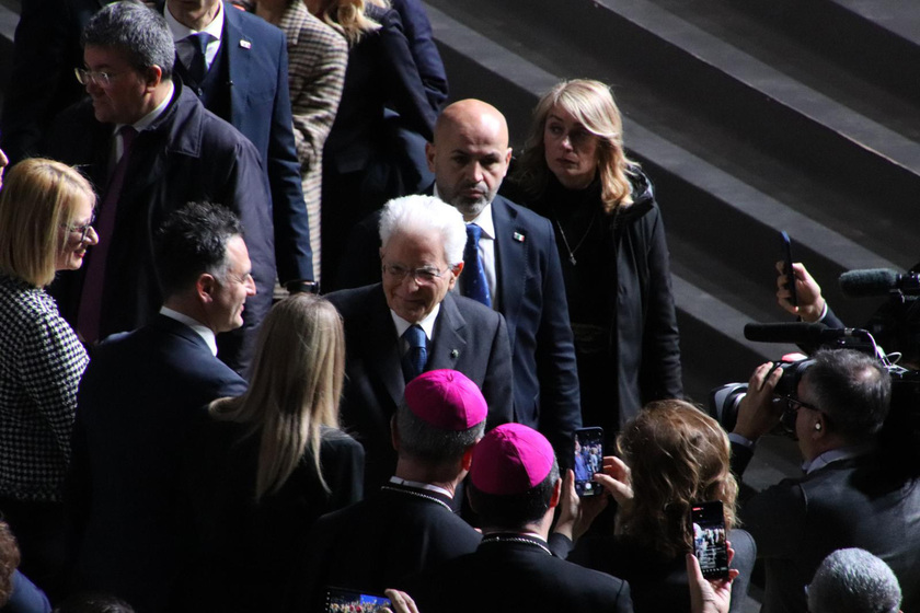 Standing ovation per Mattarella a Pesaro, via a Capitale cultura - RIPRODUZIONE RISERVATA