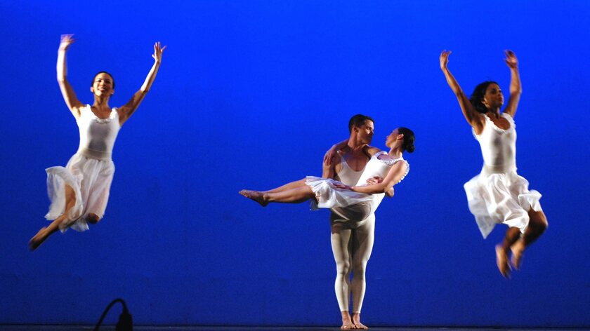 The Paul Taylor Dance Company (Taylor 2) dancers perform in the southern Indian City of Chennai - RIPRODUZIONE RISERVATA