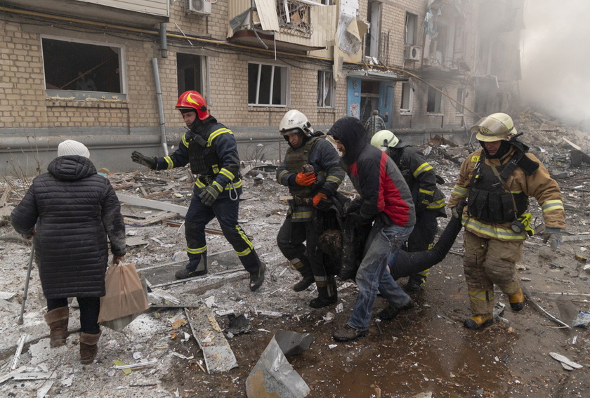 At least two killed in Russian missile strike on residential building in Kharkiv - RIPRODUZIONE RISERVATA