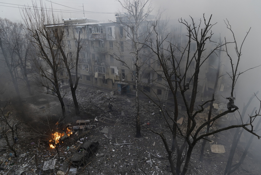 At least two killed in Russian missile strike on residential building in Kharkiv - RIPRODUZIONE RISERVATA