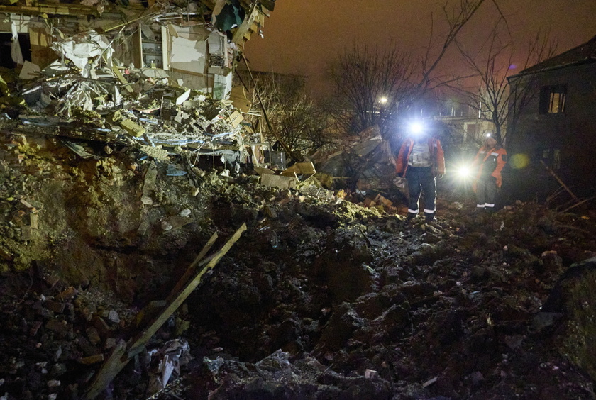 At least two killed in Russian missile strike on residential building in Kharkiv - RIPRODUZIONE RISERVATA