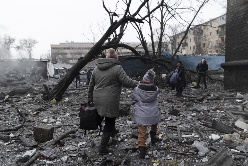 At least two killed in Russian missile strike on residential building in Kharkiv - RIPRODUZIONE RISERVATA