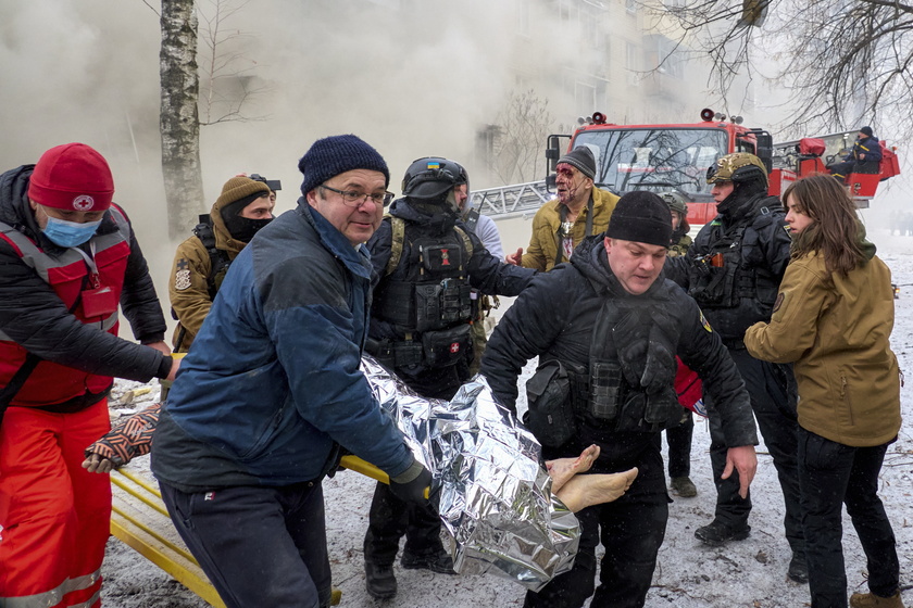 At least two killed in Russian missile strike on residential building in Kharkiv - RIPRODUZIONE RISERVATA