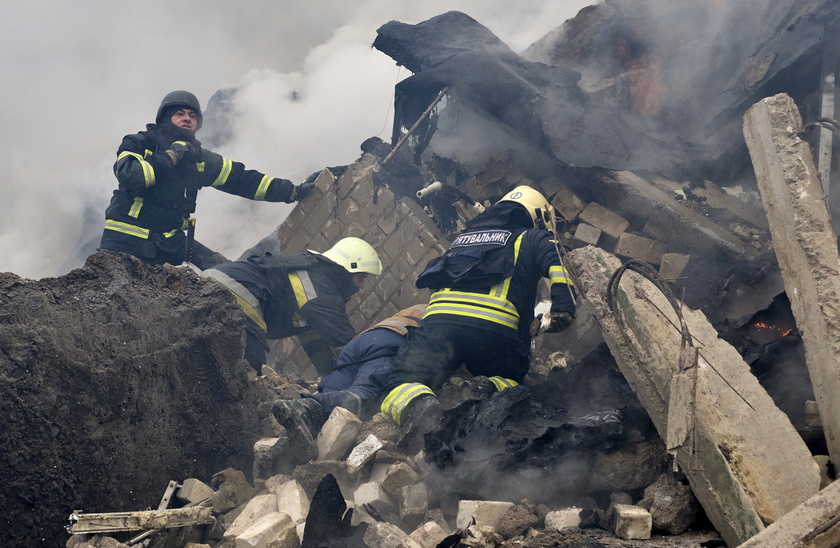 At least two killed in Russian missile strike on residential building in Kharkiv - RIPRODUZIONE RISERVATA