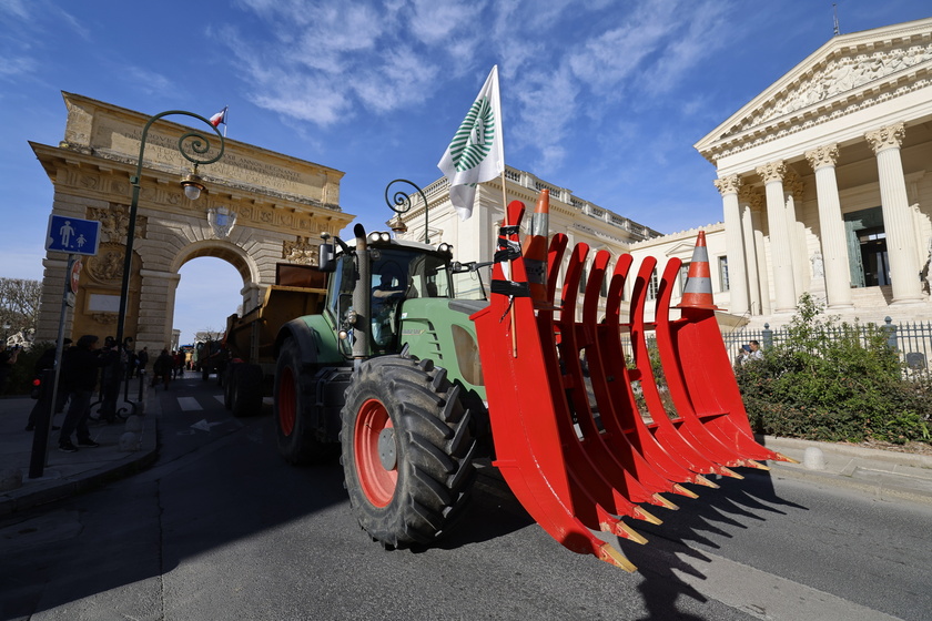 Farmers continue to protest in France - RIPRODUZIONE RISERVATA