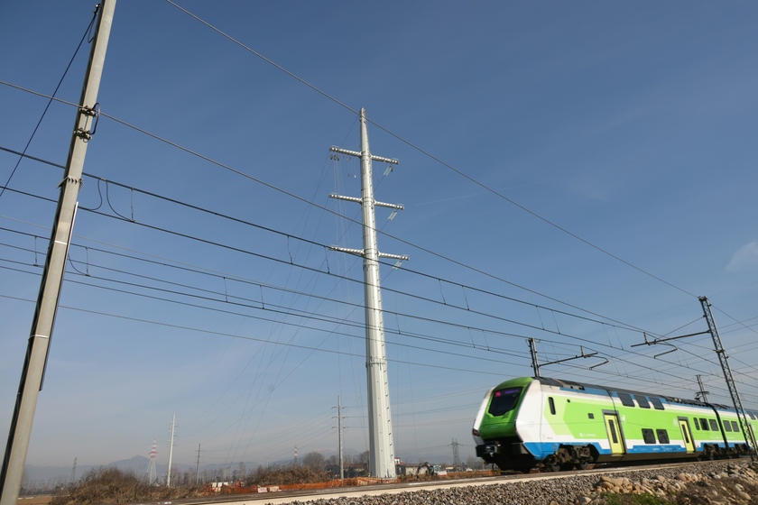 Operaio ucciso da treno era sui binari per lavori a un traliccio - RIPRODUZIONE RISERVATA