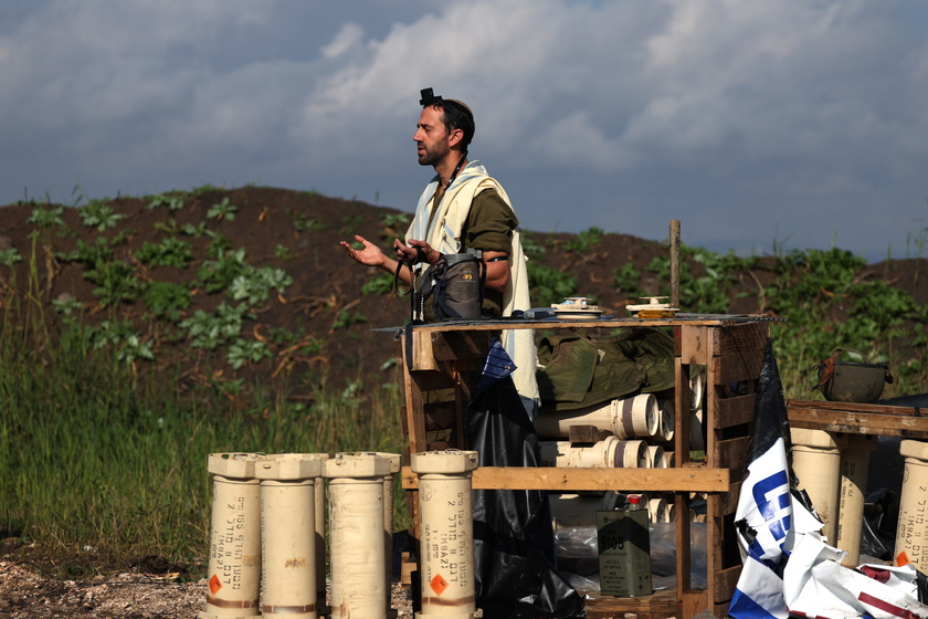 Israeli artillery unit in action at Israel-Lebanese border - RIPRODUZIONE RISERVATA