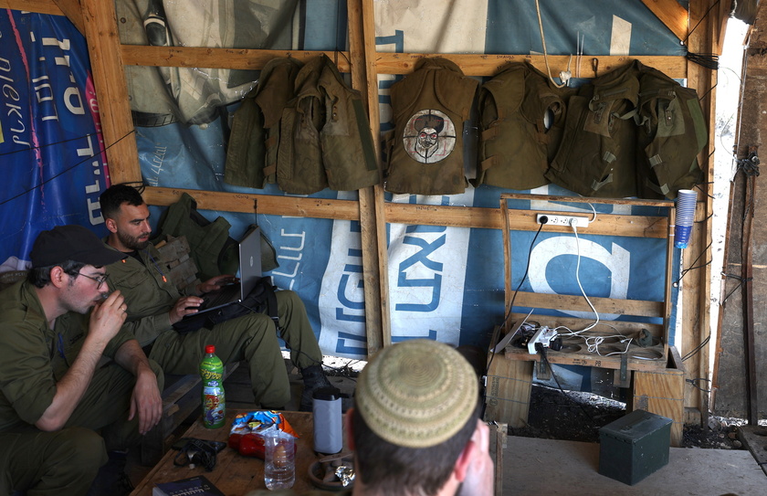 Israeli artillery unit in action at Israel-Lebanese border - RIPRODUZIONE RISERVATA