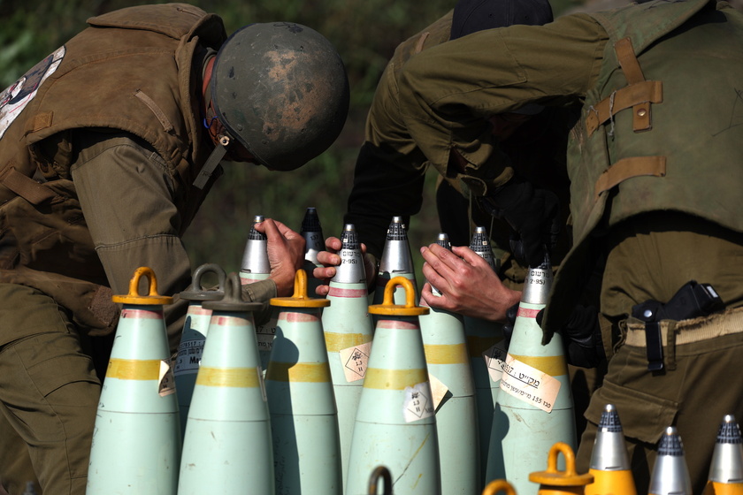 Israeli artillery unit in action at Israel-Lebanese border - RIPRODUZIONE RISERVATA