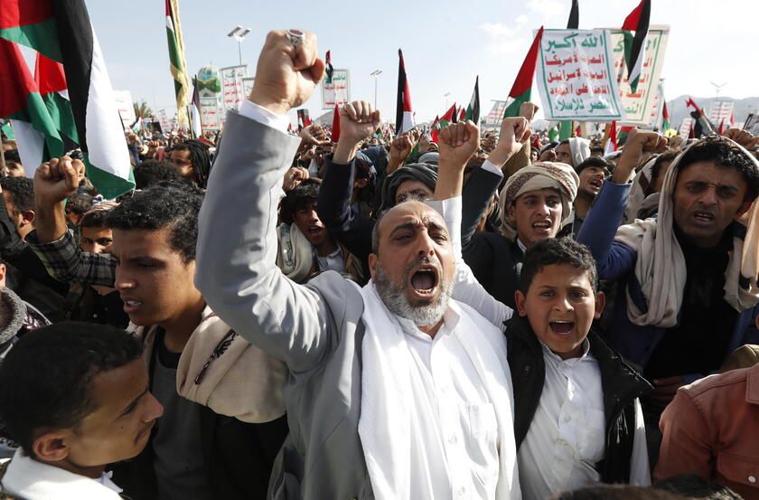 Houthis protest against multinational operation to safeguard Red Sea shipping © ANSA/EPA