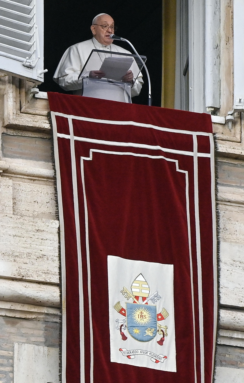 Pope Francis leads the Angelus prayer on Epiphany Day in St Peter 's Square - RIPRODUZIONE RISERVATA