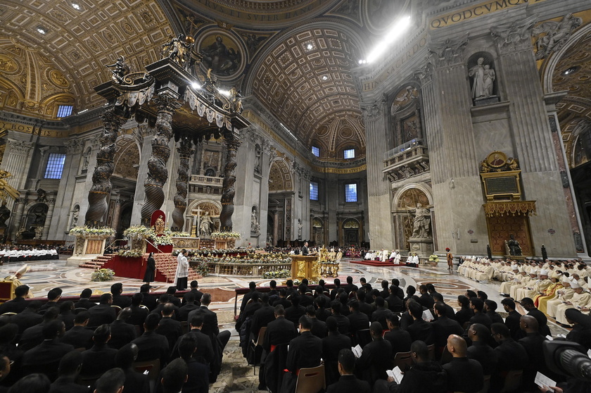 Pope Francis leads Epiphany mass in Saint Peter 's Basilica - RIPRODUZIONE RISERVATA