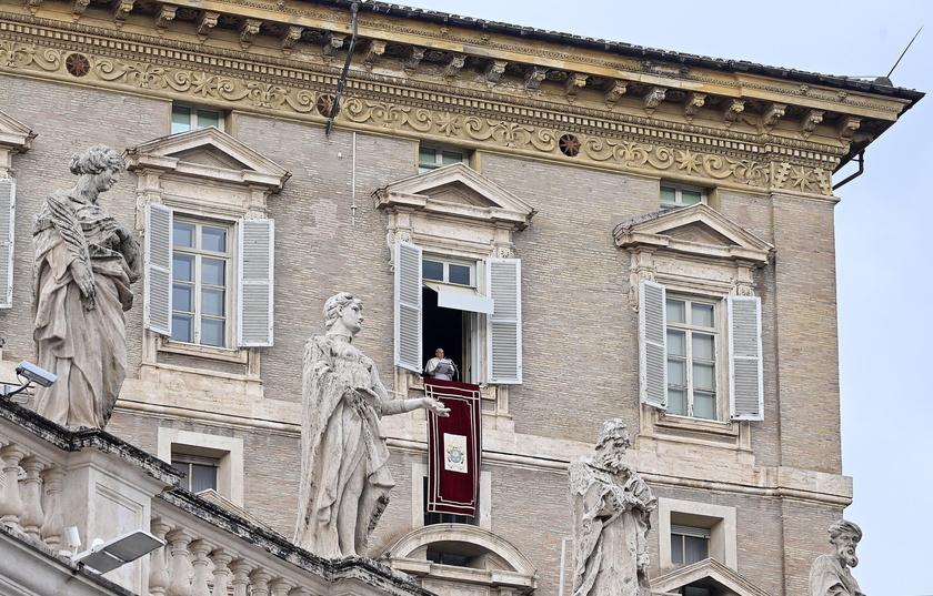 Pope Francis leads the Angelus prayer on Epiphany Day in St Peter 's Square - RIPRODUZIONE RISERVATA