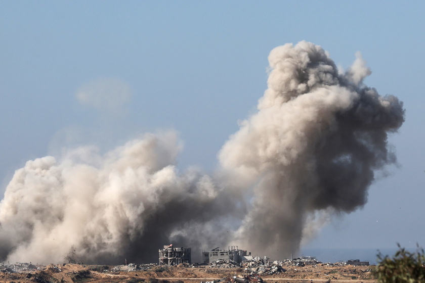 Israeli forces continue military strikes on Gaza Strip - RIPRODUZIONE RISERVATA