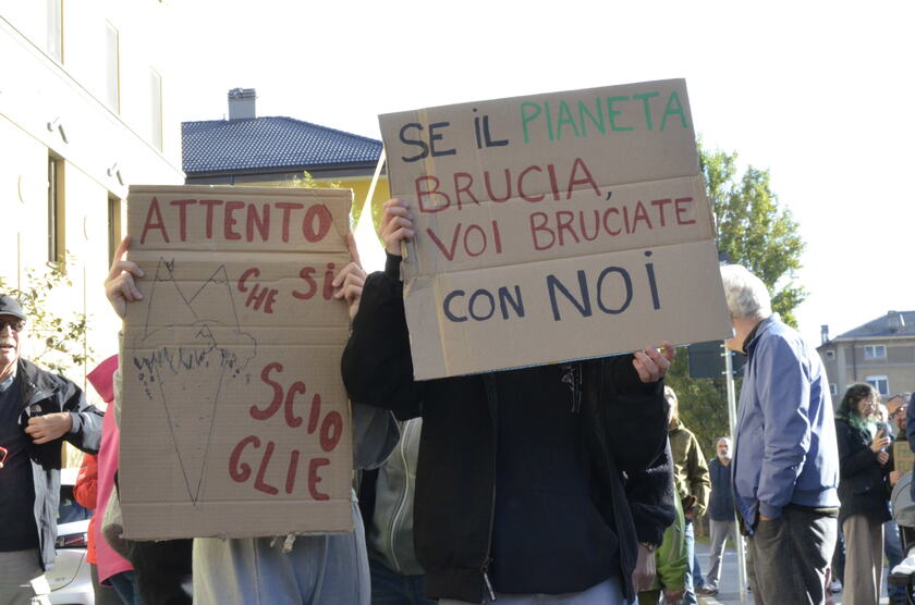 Fridays for future, un centinaio in corteo ad Aosta