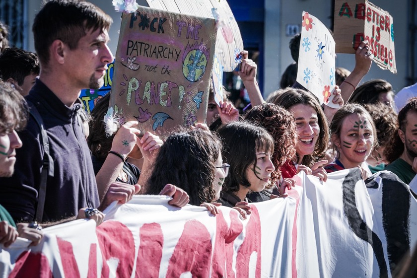 A Torino tornano in piazza i Fridays for Future, un migliaio