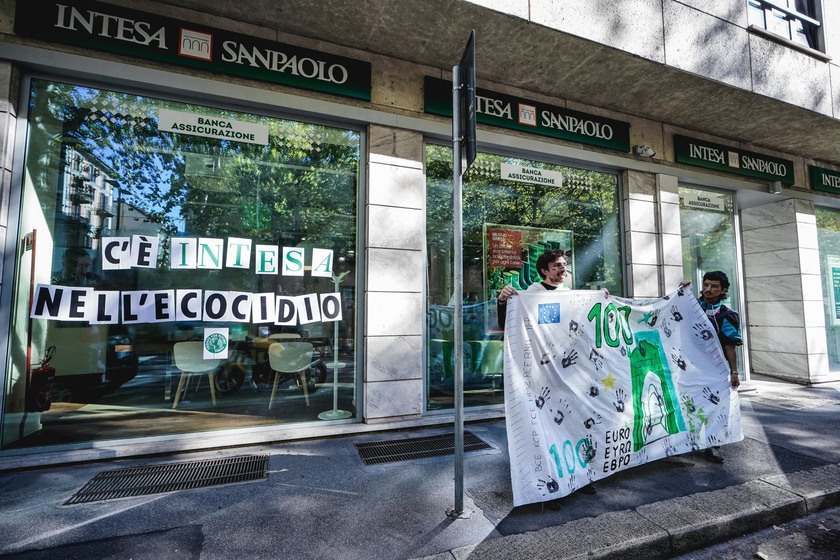 A Torino tornano in piazza i Fridays for Future, un migliaio