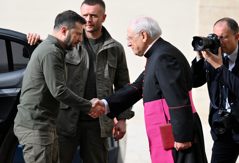 Il presidente ucraino Zelensky è arrivato in Vaticano