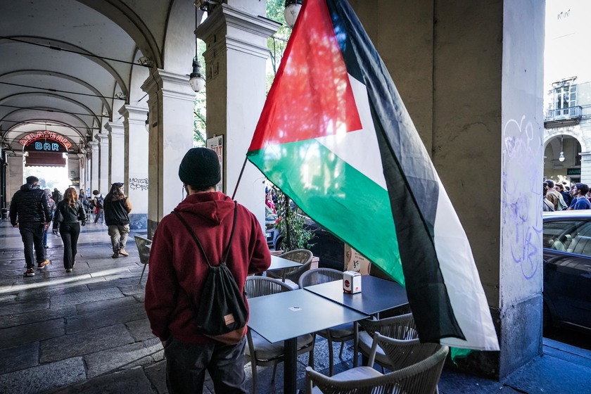 A Torino tornano in piazza i Fridays for Future, un migliaio