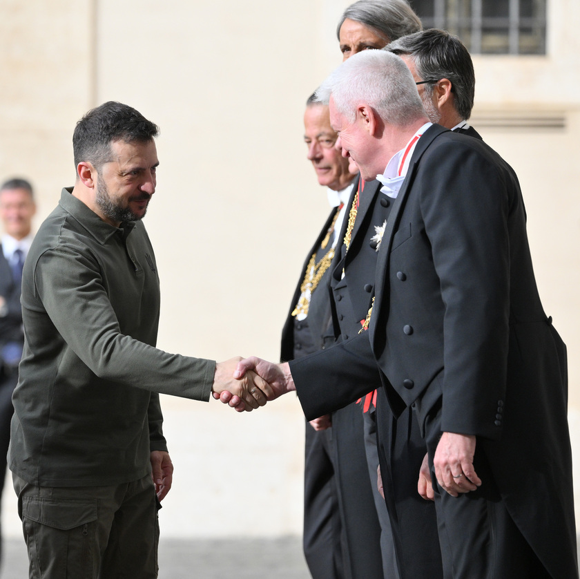 Il presidente ucraino Zelensky è arrivato in Vaticano