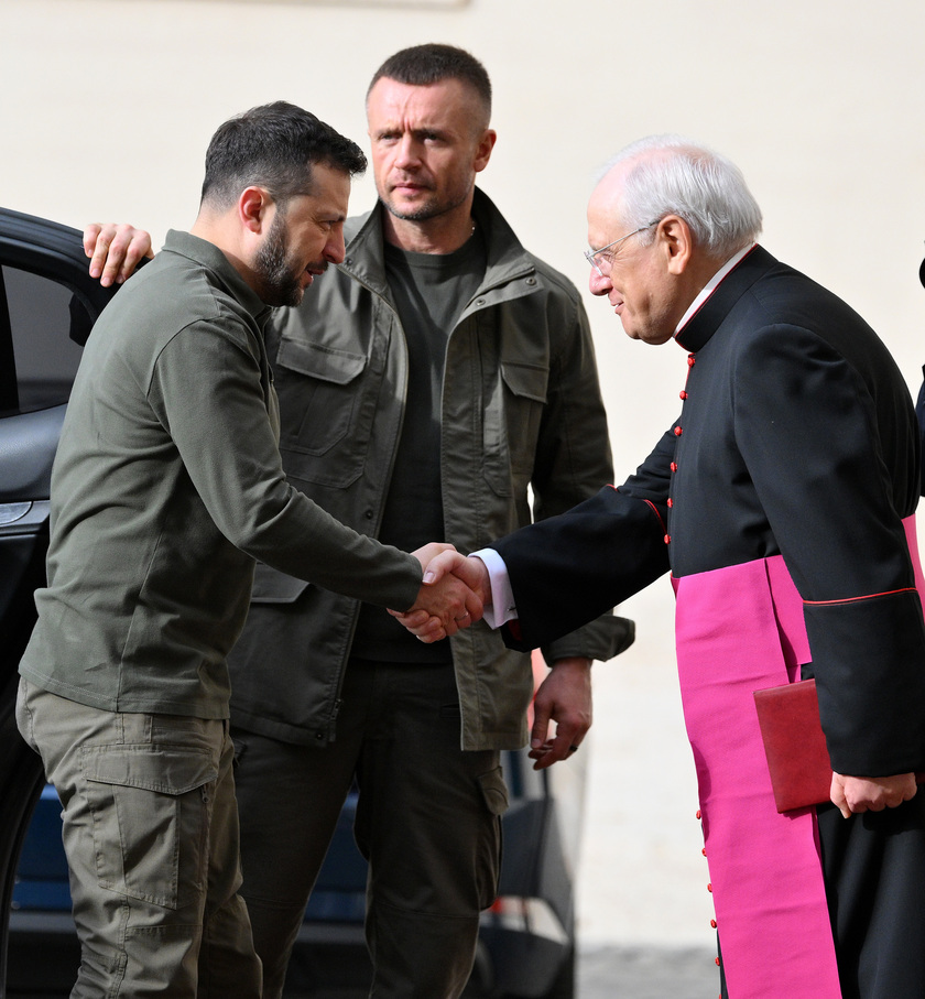 Il presidente ucraino Zelensky è arrivato in Vaticano