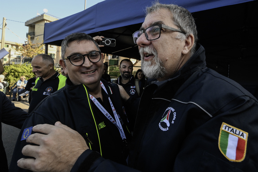 Prove di evacuazione ai Campi Flegrei e c'è lieve scossa