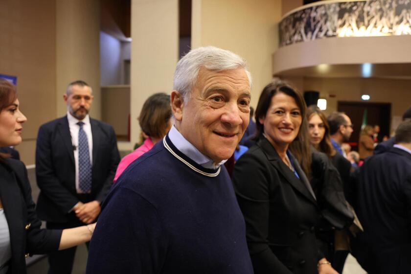 Tajani, FI vuole occupare grande spazio tra Meloni e Schlein