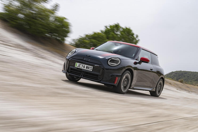 Al Salone di Parigi&nbsp;Mini John Cooper Works Electric e John Cooper Works Aceman