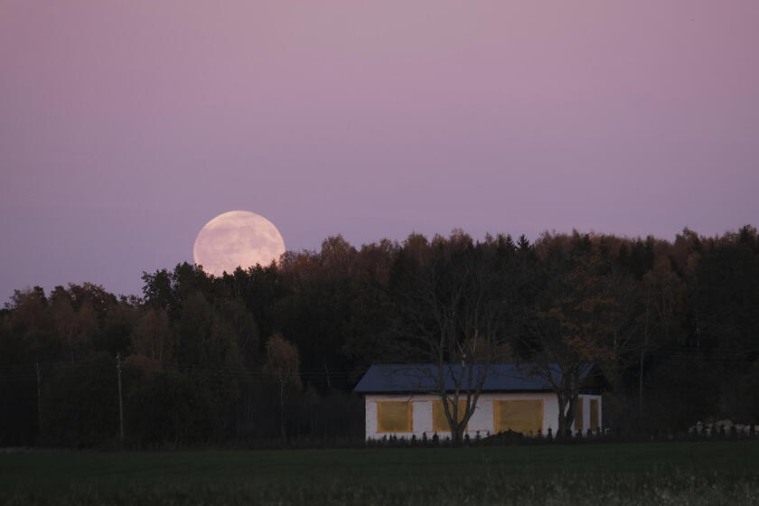 Supermoon rises over Riga