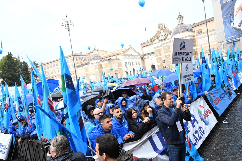 Cgil e Uil in piazza a Roma per i contratti e la sanità