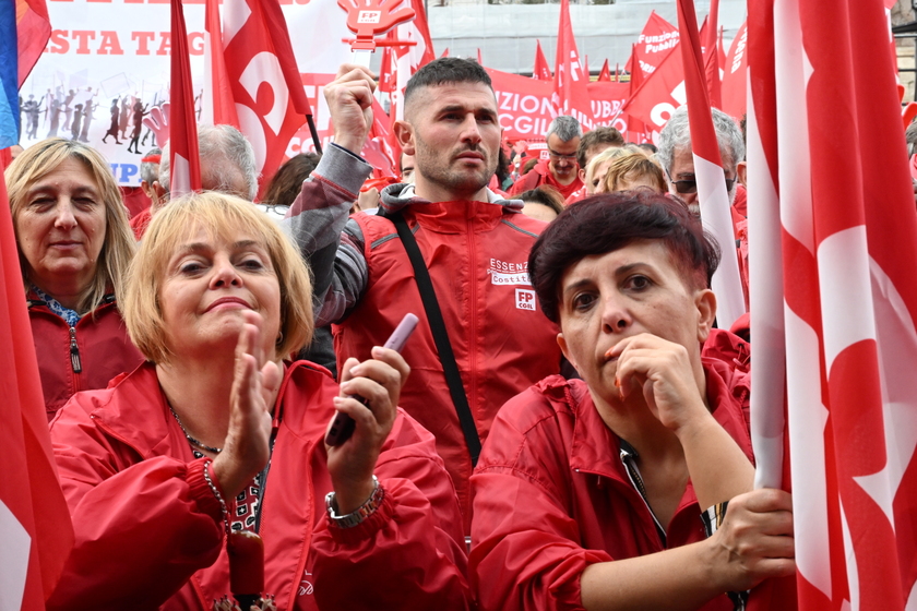 Cgil e Uil in piazza a Roma per i contratti e la sanità