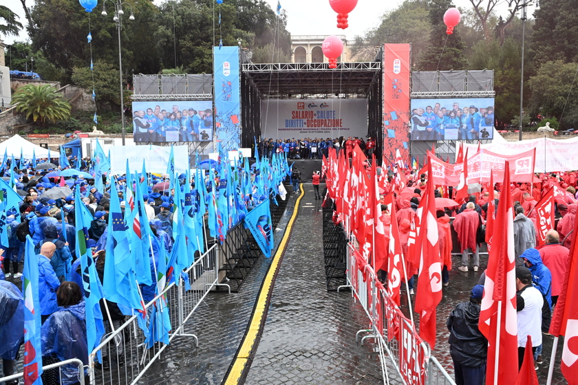 Cgil e Uil in piazza a Roma per i contratti e la sanità